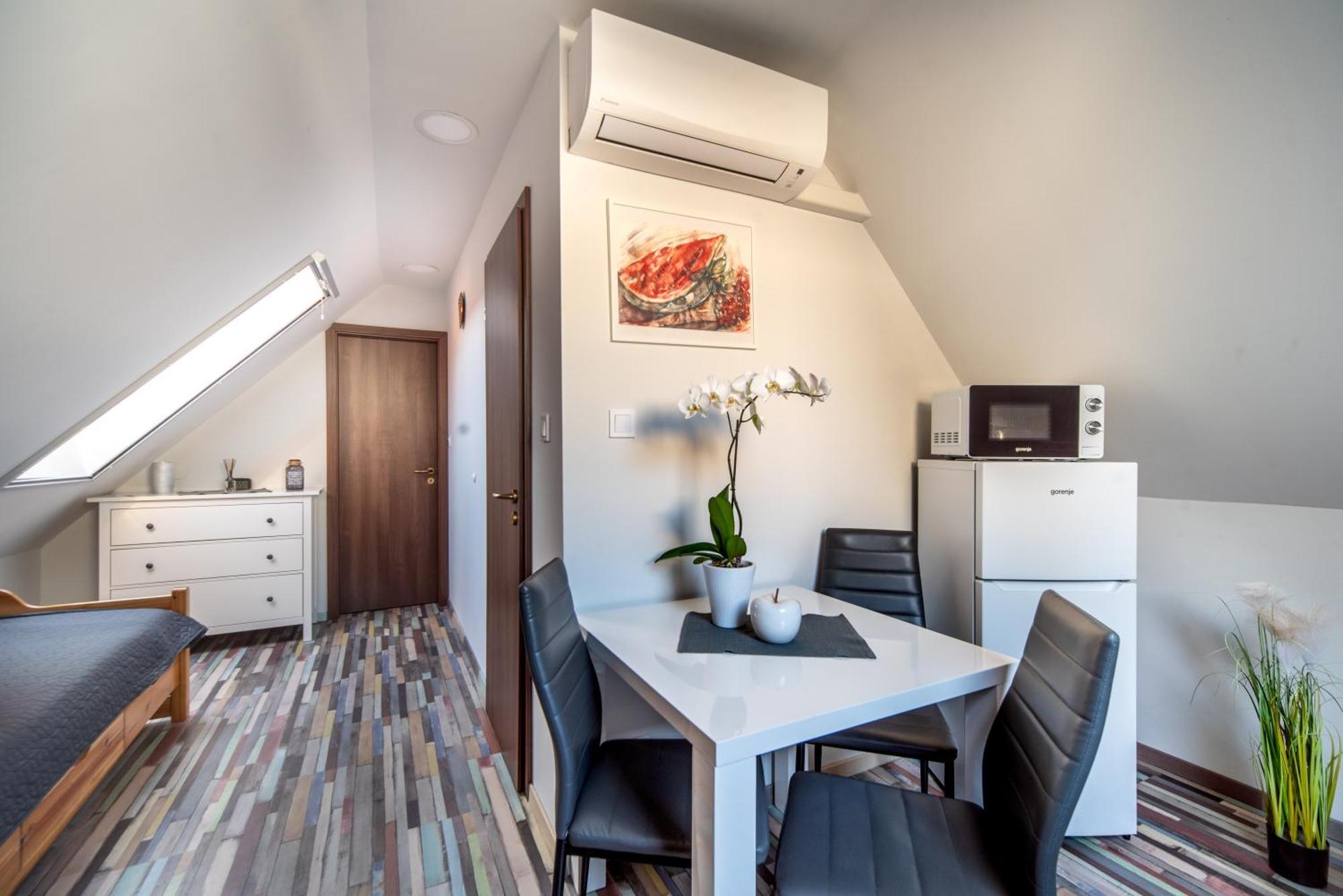 Buzavirag Apartman Keszthely Εξωτερικό φωτογραφία